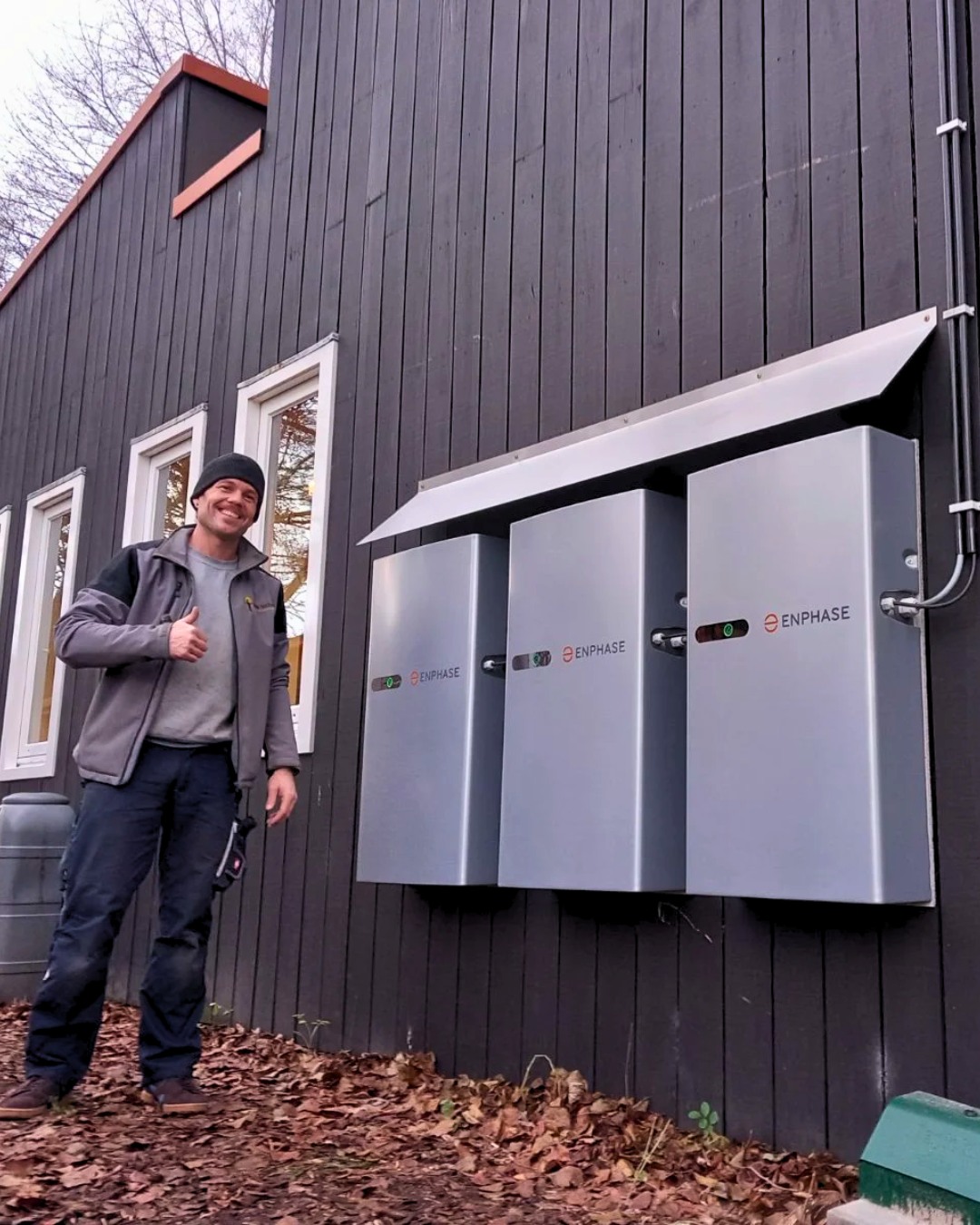 Integrated solar PV plus battery storage system on a Nova Scotia coastal home for multi-day storm resilience